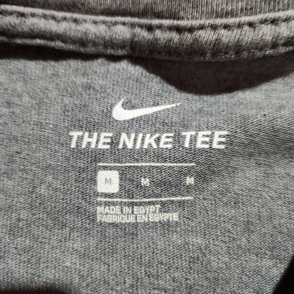 Nike Sportswear NSW Text Chenille Patch Logo Carbon Heather Grey Shirt Sz Medium - Picture 5 of 7